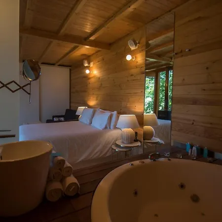 مكان تخييم Cabanas De Apriscos آكورونيا