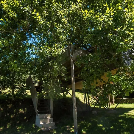 مكان تخييم Cabanas De Apriscos آكورونيا